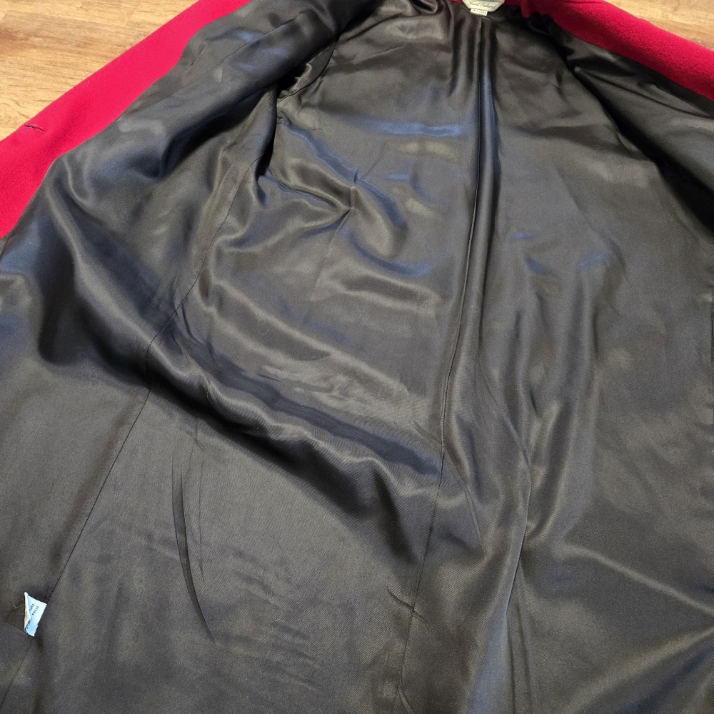 Elegant Red Women's Coat - Picture 9 of 12